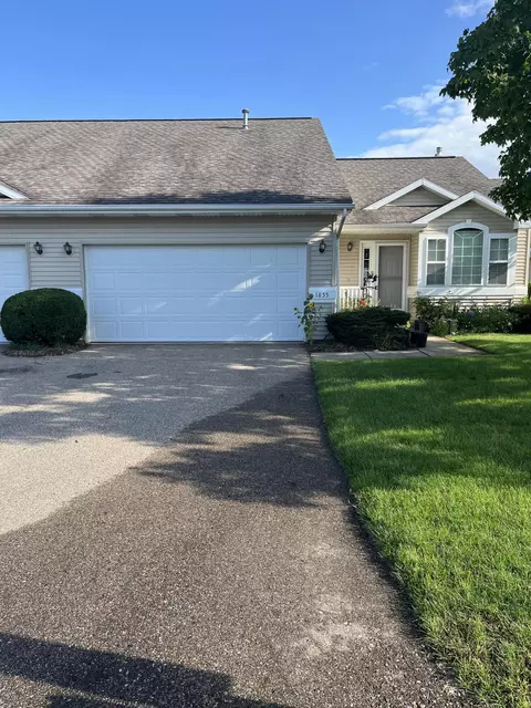 1855 Quail Cove Dr, Kalamazoo, MI 49009