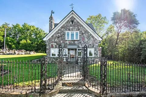 425 S Broadway St, Cassopolis, MI 49031