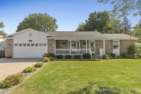 120 S Linda St NE, Cedar Springs, MI 49319