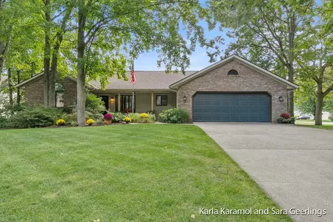 7240 Hidden Forest Dr, Hudsonville, MI 49426
