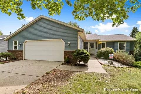 8588 Caprice Dr, Jenison, MI 49428