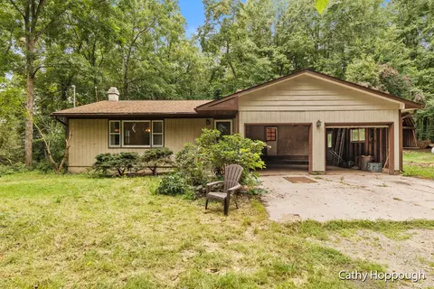 253 Strong Rd, Ionia, MI 48846