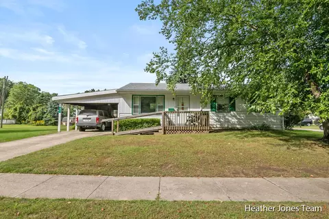 801 S Tana St, Greenville, MI 48838