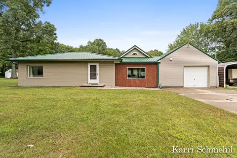 5449 Holton Rd, Twin Lake, MI 49457
