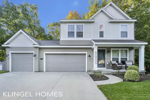 13384 Red Leaf Ct, Nunica, MI 49448