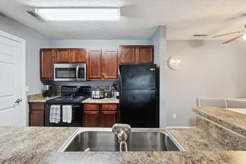 304 Ashley Ct, Brooklyn, MI 49230 photo 15
