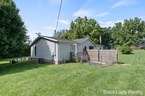 28260 69th St, Covert, MI 49043 photo 3