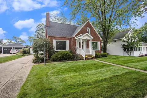 544 Colfax Ave, Grand Haven, MI 49417