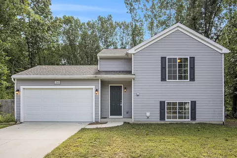 1040 Point Way, Lawton, MI 49065