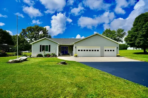 5910 Becht Rd, Coloma, MI 49038