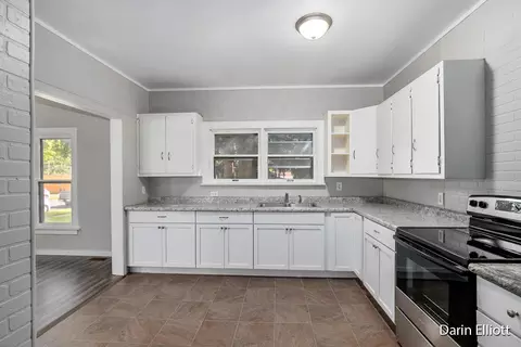 1936 Main St, Mcbride, MI 48852 photo 10