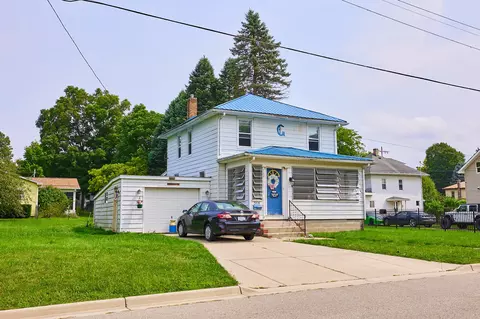 514 Cyrus St, Ionia, MI 48846