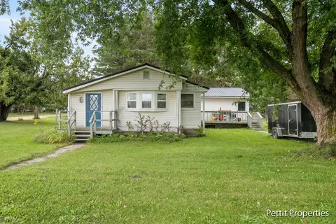 9795 5 Mile Rd, Evart, MI 49631