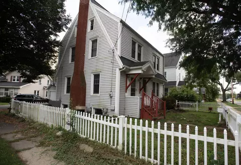 2001 4th St, Jackson, MI 49203 photo 2