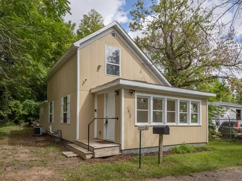 1617 Henry Ct, Kalamazoo, MI 49048