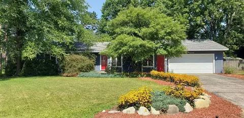 14109 Fox Trail Dr, Holland, MI 49424