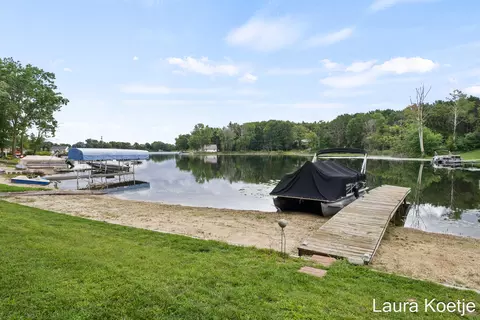 465 Adele Dr, Trufant, MI 49347 photo 6