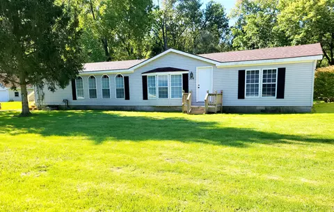 304 Maple St, Paw Paw, MI 49079