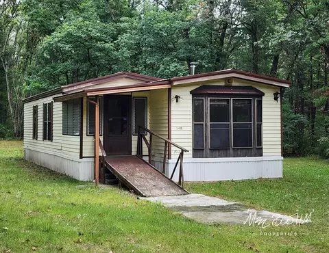 5415 E 28th St, White Cloud, MI 49349