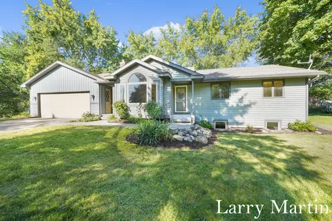 5013 Canal Ave SW, Wyoming, MI 49418