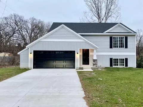 4225 Butternut Dr, Wayland, MI 49348