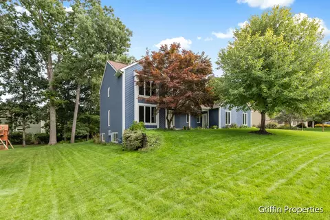 3148 Buckhaven Dr SE, Ada, MI 49301 photo 2