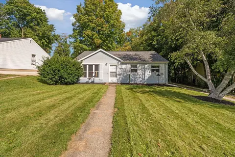 3004 Risley Dr, Lansing, MI 48917 photo 3