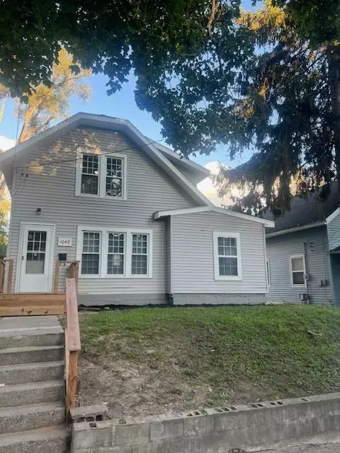 1042 Kensington Ave SW, Grand Rapids, MI 49503
