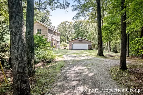 3347 W River Rd, Muskegon, MI 49445