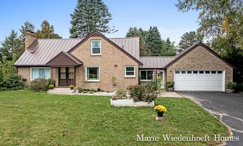 4311 Peach Ridge Ave NW, Grand Rapids, MI 49544