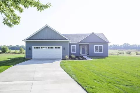 69093 Brady Rd, Edwardsburg, MI 49112