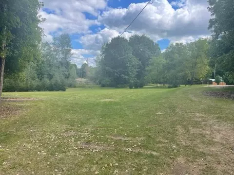 11689 E Hillis Rd, Riverdale, MI 48877 photo 2