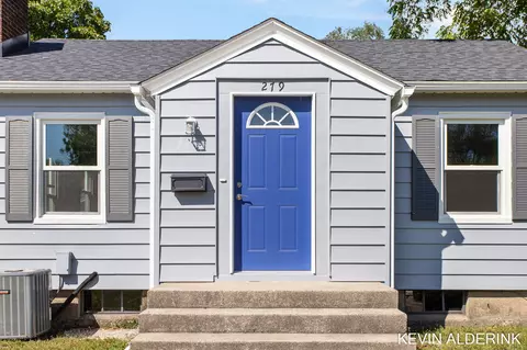 279 W 21st St, Holland, MI 49423