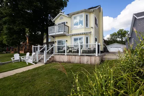 8564 N Shore Dr, Clarklake, MI 49234
