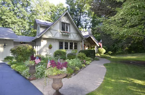 6900 Thorne Rd, Horton, MI 49246