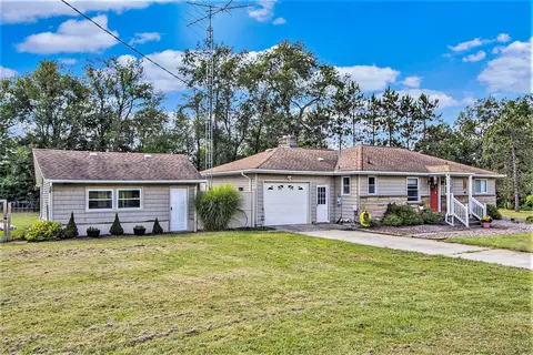 52532 Johnson Rd, Three Rivers, MI 49093