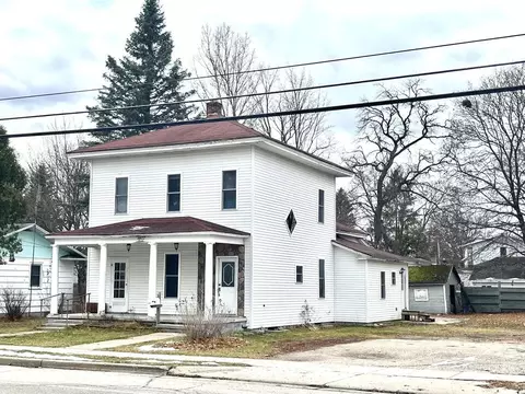305 Maple St, Grayling, MI 49738