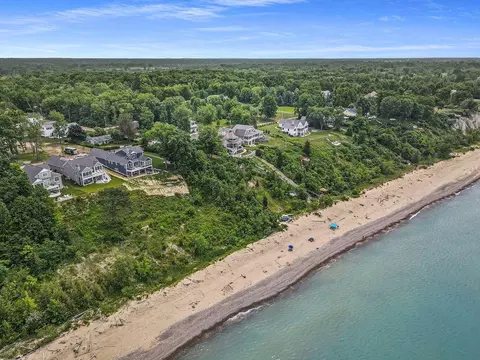 133 Maple St, South Haven, MI 49090