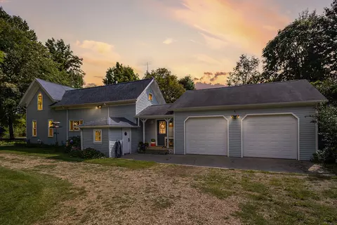 29684 30th St, Paw Paw, MI 49079