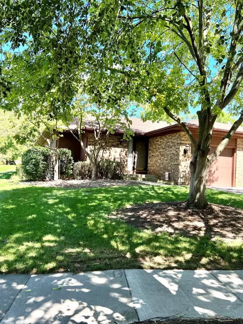 2125 Cranbrook Dr NE #40, Grand Rapids, MI 49505