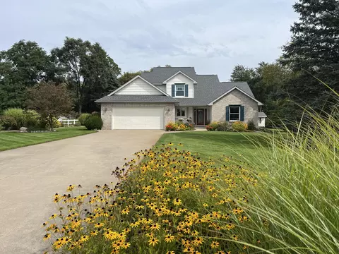 6420 Flagstone St, Kalamazoo, MI 49009