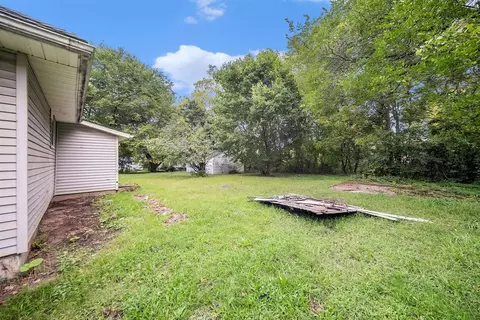 312 E Robinson St, Jackson, MI 49203 photo 2