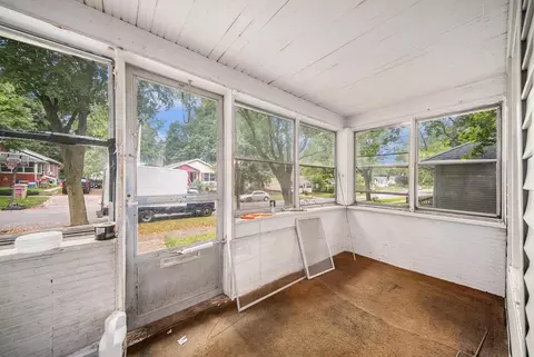 312 E Robinson St, Jackson, MI 49203 photo 3