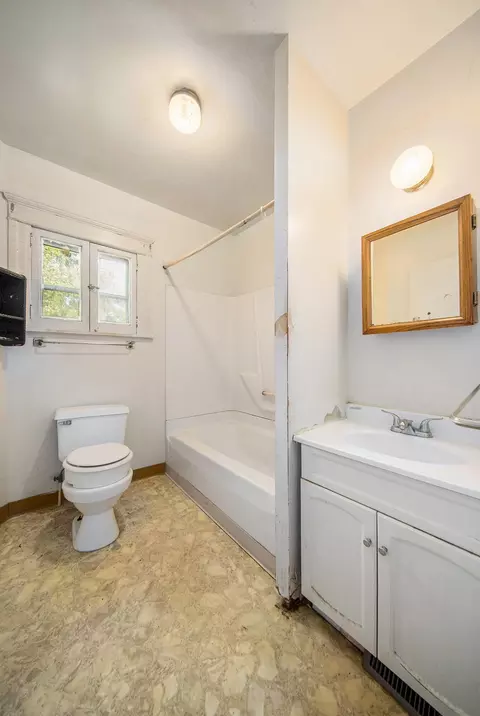 312 E Robinson St, Jackson, MI 49203 photo 9