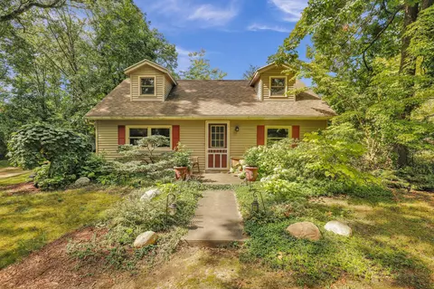 15510 Webster Rd, Bath, MI 48808