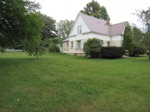 196 Cherry St, Shelby, MI 49455