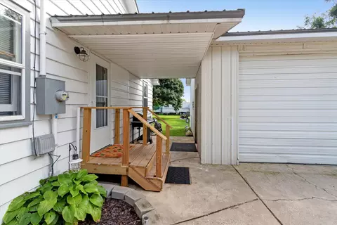 1904 W Main St, Mcbride, MI 48852 photo 43