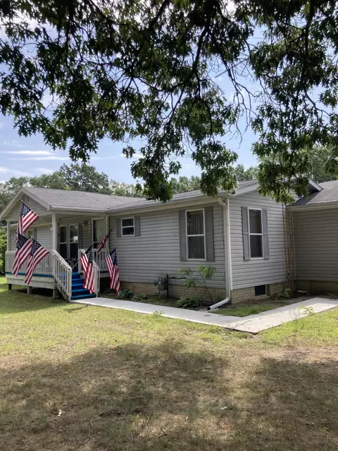 4149 W Bacon Rd, Hillsdale, MI 49242