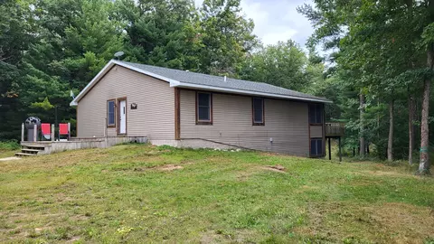 2972 S Spruce Ave, White Cloud, MI 49349