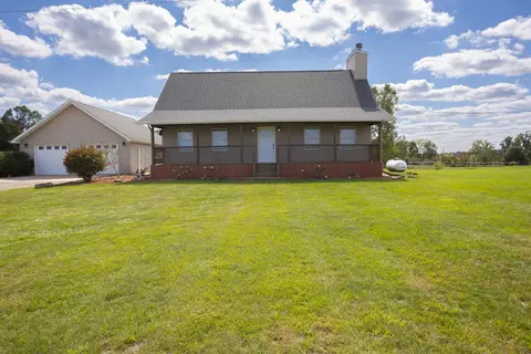 8870 Churchill Rd, Jackson, MI 49201